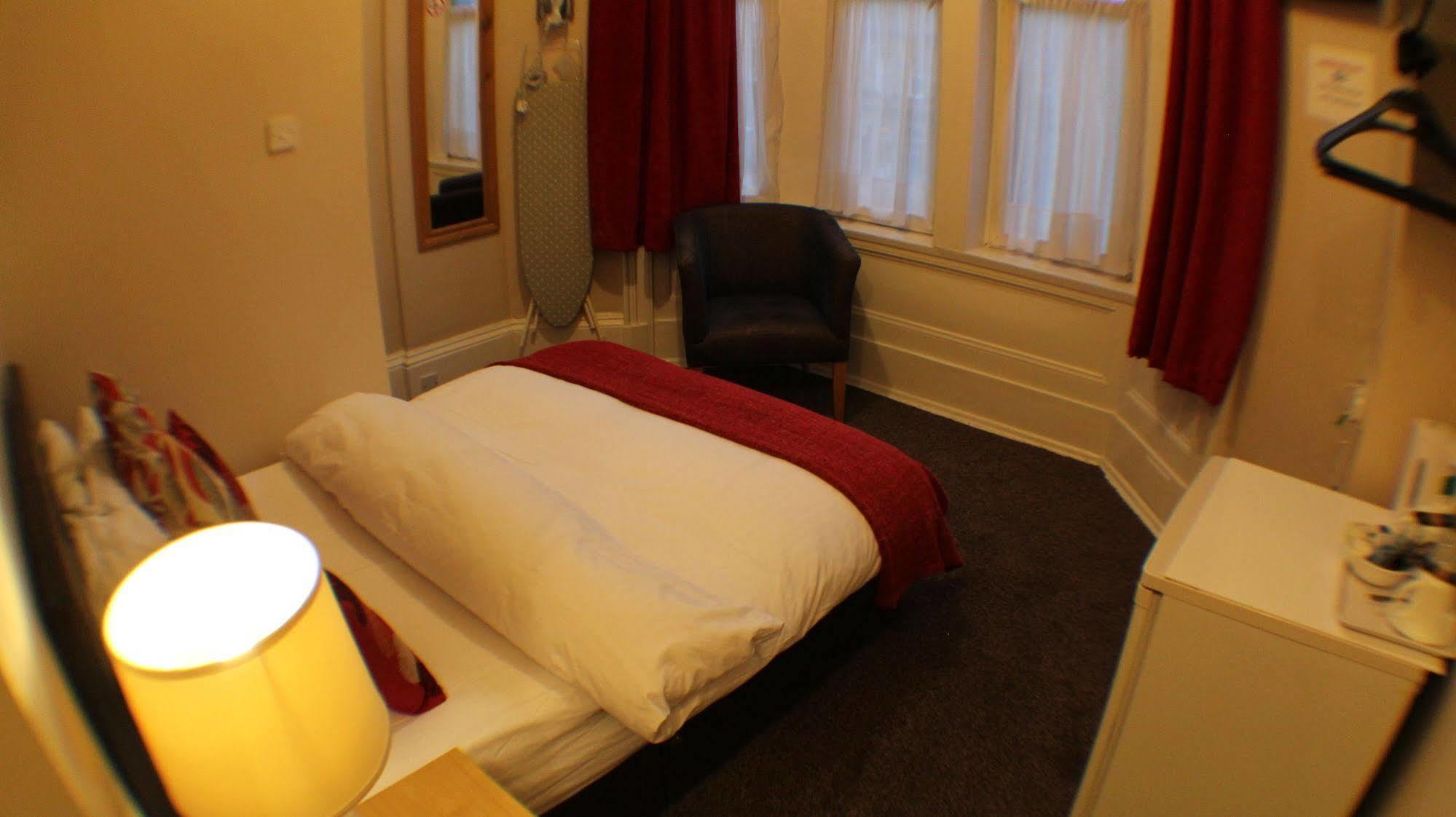 Edgerton Hotel Huddersfield Buitenkant foto