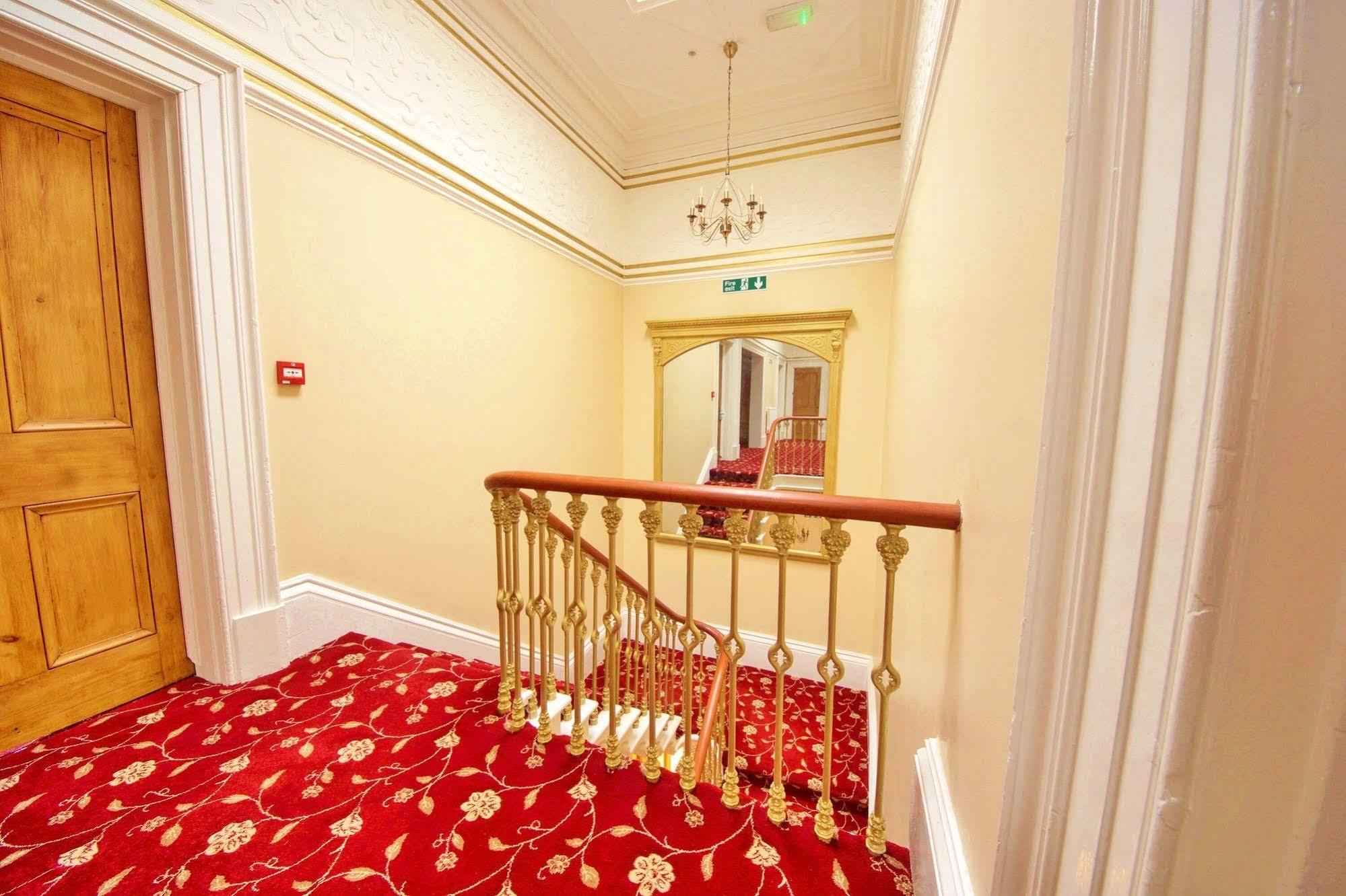 Edgerton Hotel Huddersfield Buitenkant foto